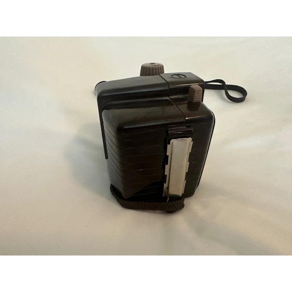 Vintage Kodak Brownie Holiday Flash Camera 127 Film Dakon Lens Black Bakelite